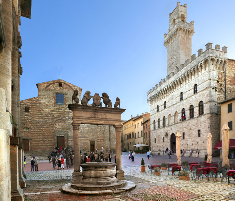 Montepulciano piazza grande 768x656