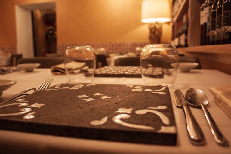 PHOTO 2019 12 12 13 00 02 2 768x512