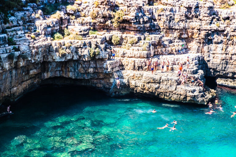 32394688132 24ae27cab6 c 768x512