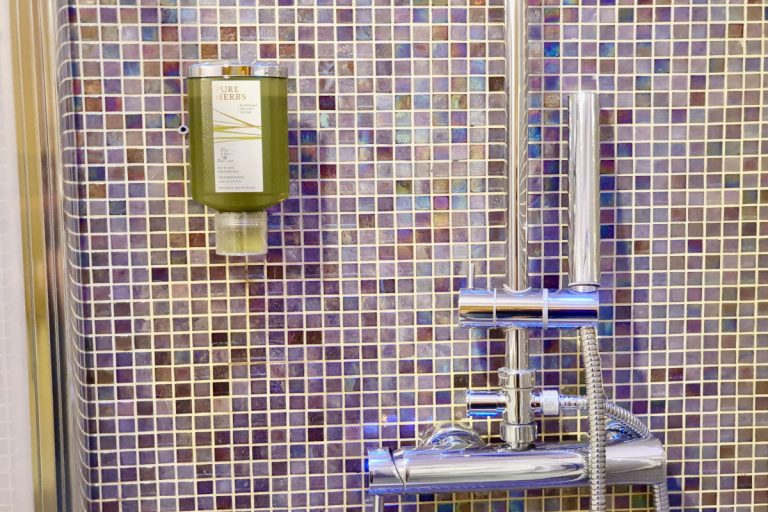 Dettaglio bagno camera 23 768x512