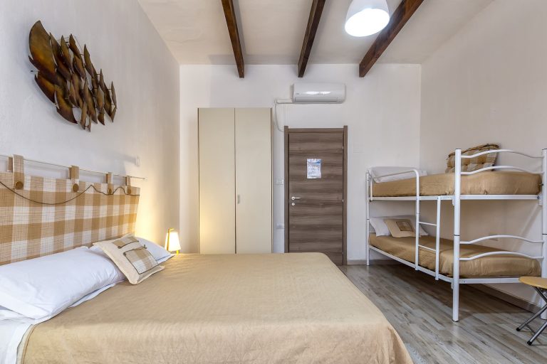 39 quadruple room 768x512