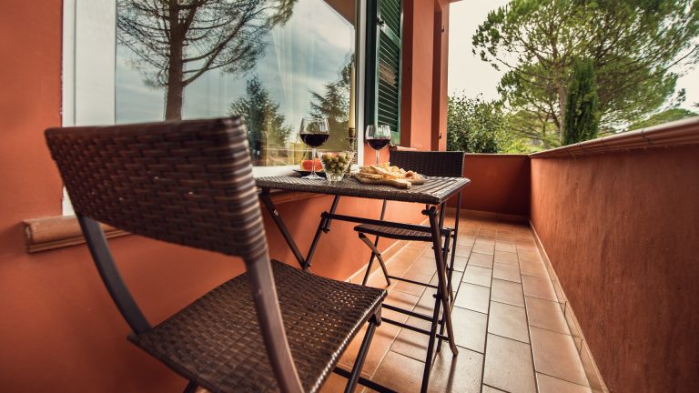 casa vacanze piscin in acqua salata Perugia 768x432