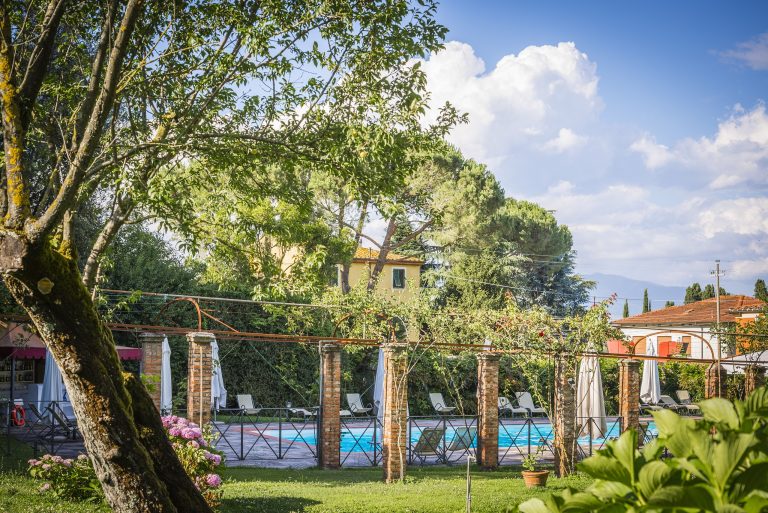 dettaglio piscina 1 768x513