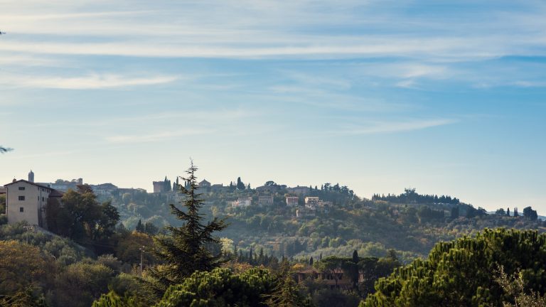 umbrian countriside villa renatl close medieval center Perugia 768x432