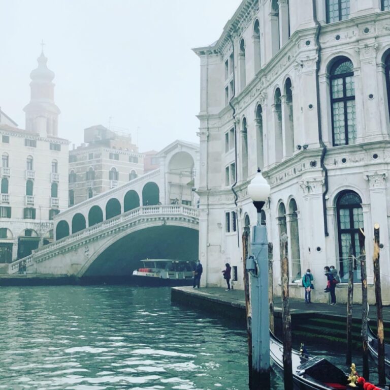 7007B4FD 4C83 4BB6 9E8E 8D5C1AA97628 768x767